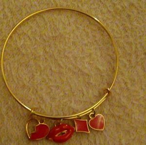 I am selling a charm bracelet